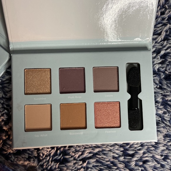 NWT❗️Ulta Beauty BLUE 2 Piece Mini Variety Cosmetic Sampler Set & Compact Mirror - Picture 4 of 8